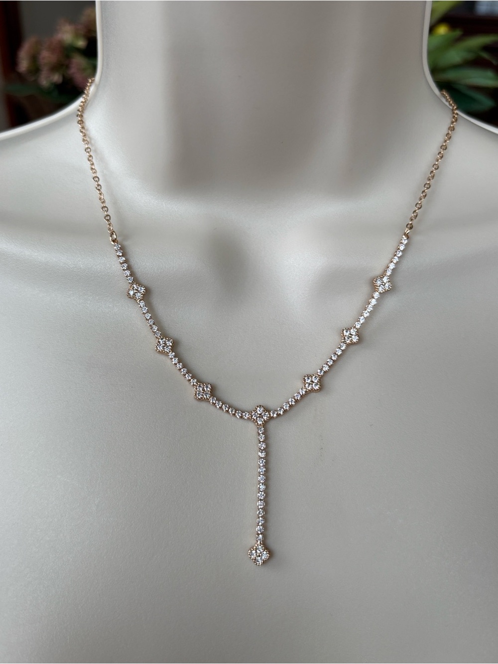 Lovisa Cubic Zirconia Floral Clover Lariat Necklace Gold Tone Drop Pendant Prom